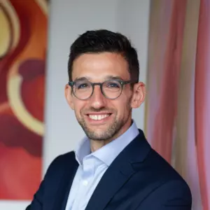 Joel Grossmark headshot